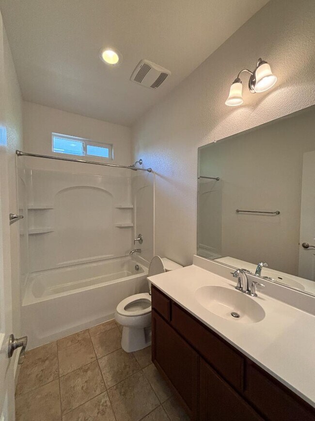 Building Photo - 402 Crimson Cir
