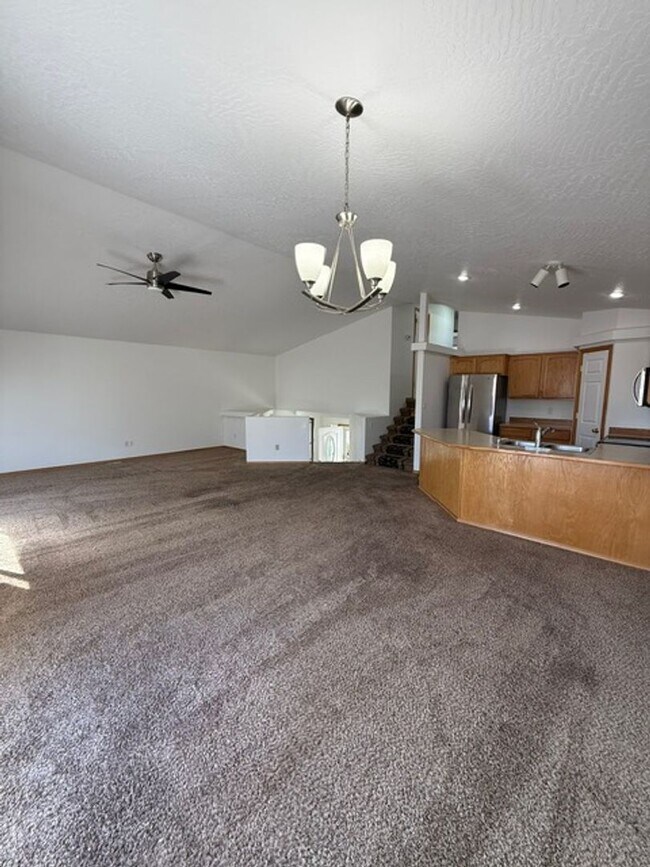 Building Photo - Spacious 4 Bed, 3 Bath Home in Cheney, WA