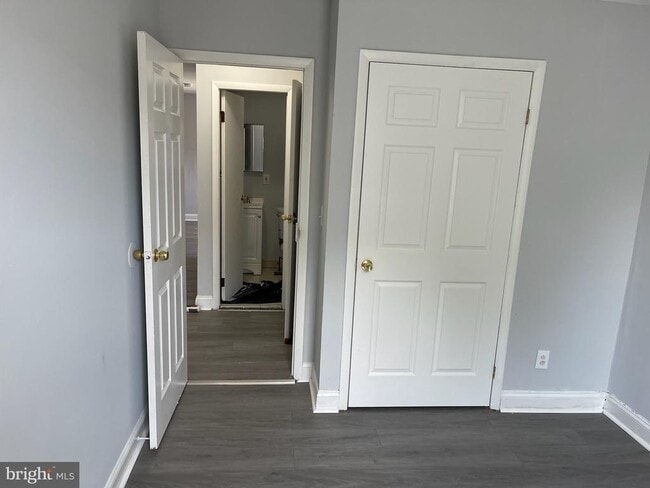 Building Photo - 1004 S 52nd St