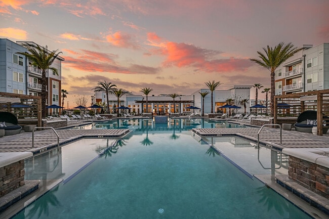 Building Photo - Aspire at Silverleaf