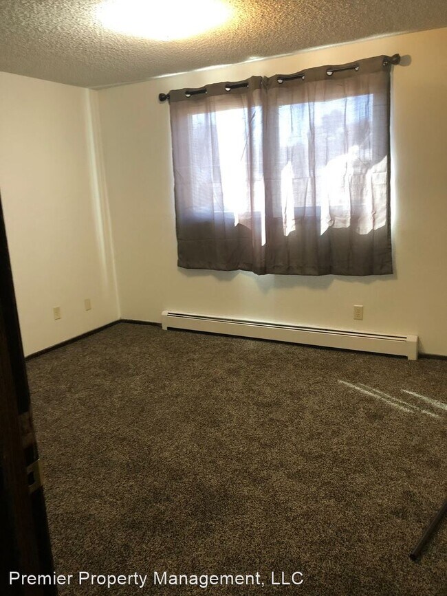 Building Photo - 131 E Bismarck Expy