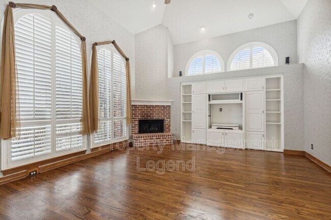 Building Photo - 5004 Seville Ln