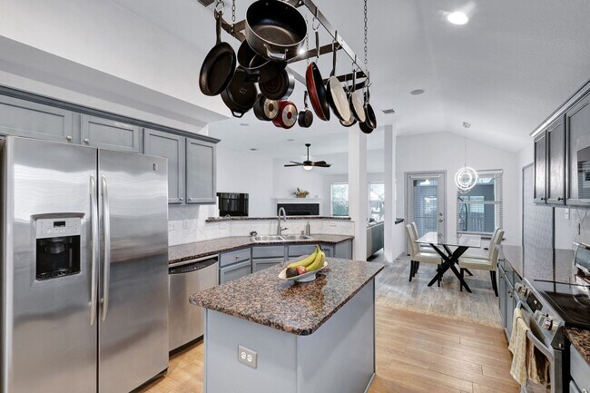 Building Photo - 9815 Lockberry Ln