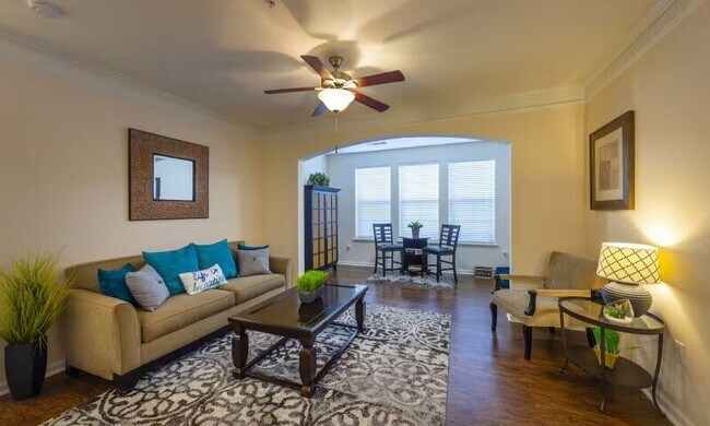 Building Photo - The Height of Comfort, The Peak of Style!
