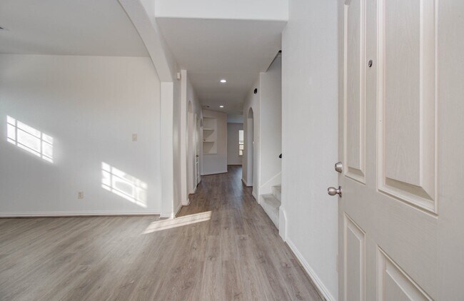 Building Photo - 22314 Mosshall Ct