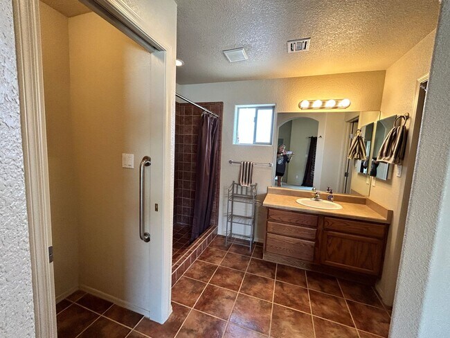 Building Photo - 12620 S Driftwood Dr