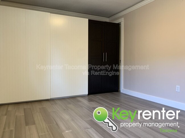 Building Photo - 1355 E 44th St