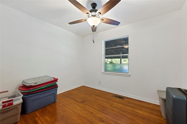 Building Photo - 402 Philco Dr