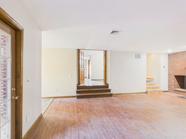 Building Photo - 1416 Lawton St