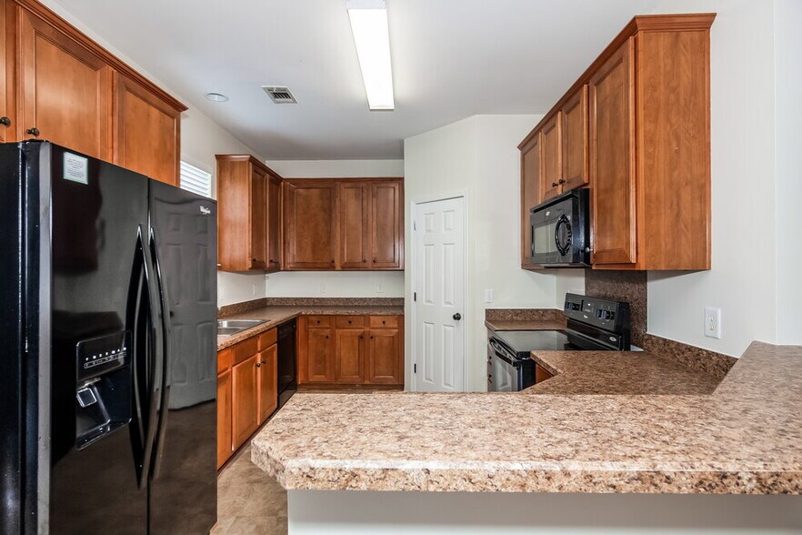 Building Photo - 9572 Turning Wheel Dr