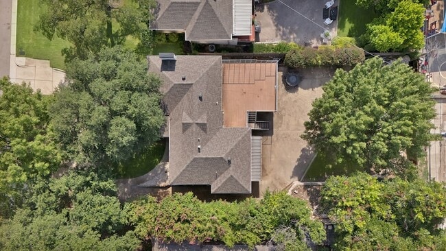 Building Photo - 3414 Westcliff Rd S