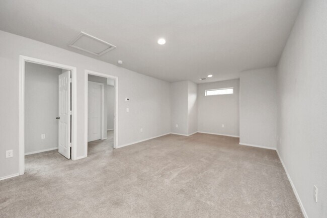 Building Photo - 20715 Southern Wds Blvd
