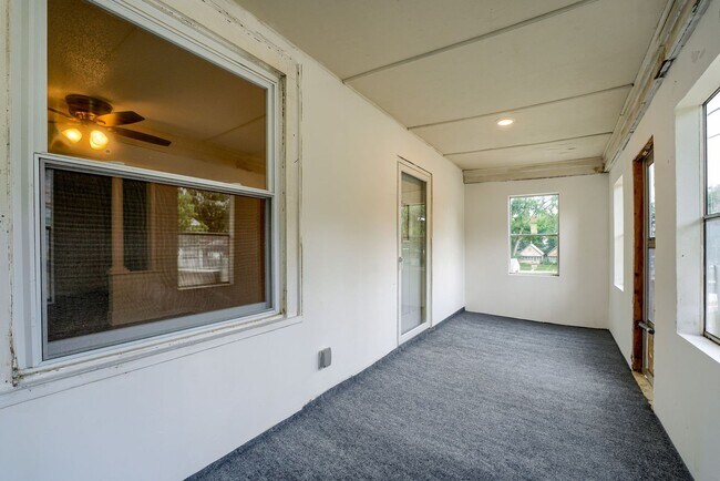 Building Photo - 1101 Bancroft St