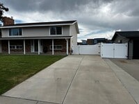 Building Photo - Beautifully Updated Two-Story Home in Sandy — Mountain Views & Big Backyard!