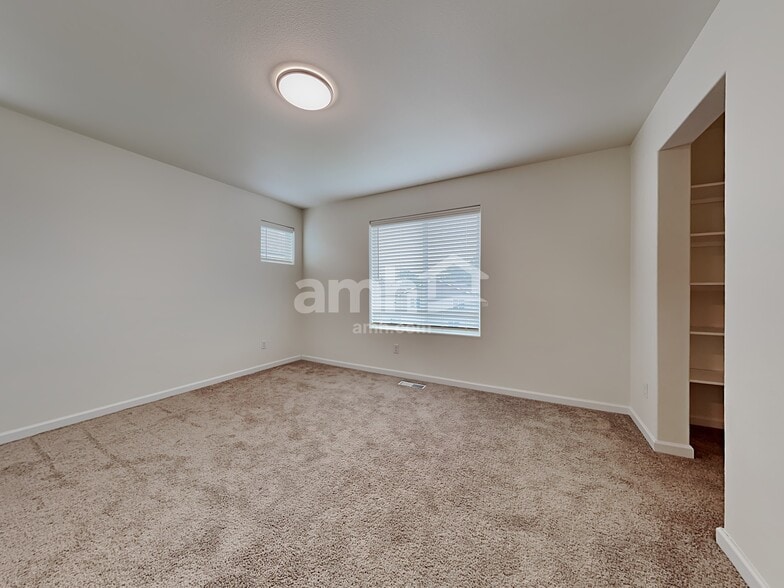 Building Photo - 1306 W 16th Ave