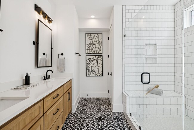 Building Photo - Experience elevated living in this beautifully crafted brick residence located in the heart of Ed...