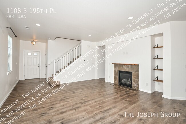 Building Photo - 1108 S 195th Pl