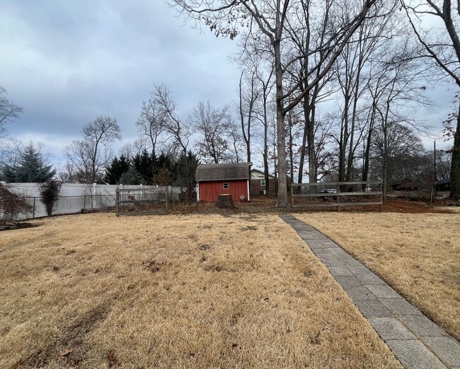 Building Photo - Beautiful Home!