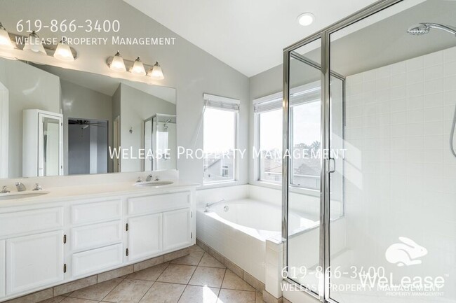 Building Photo - 1042 Plaza Narisco