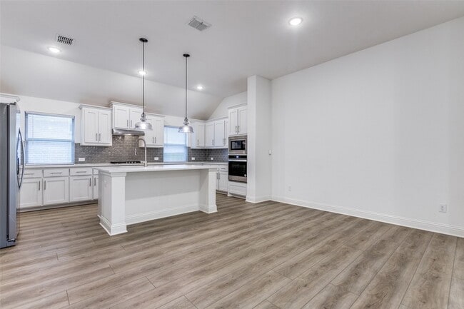 Building Photo - 3071 Kennington Dr