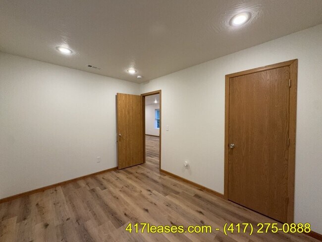 Building Photo - 2618 N Pierce Ave