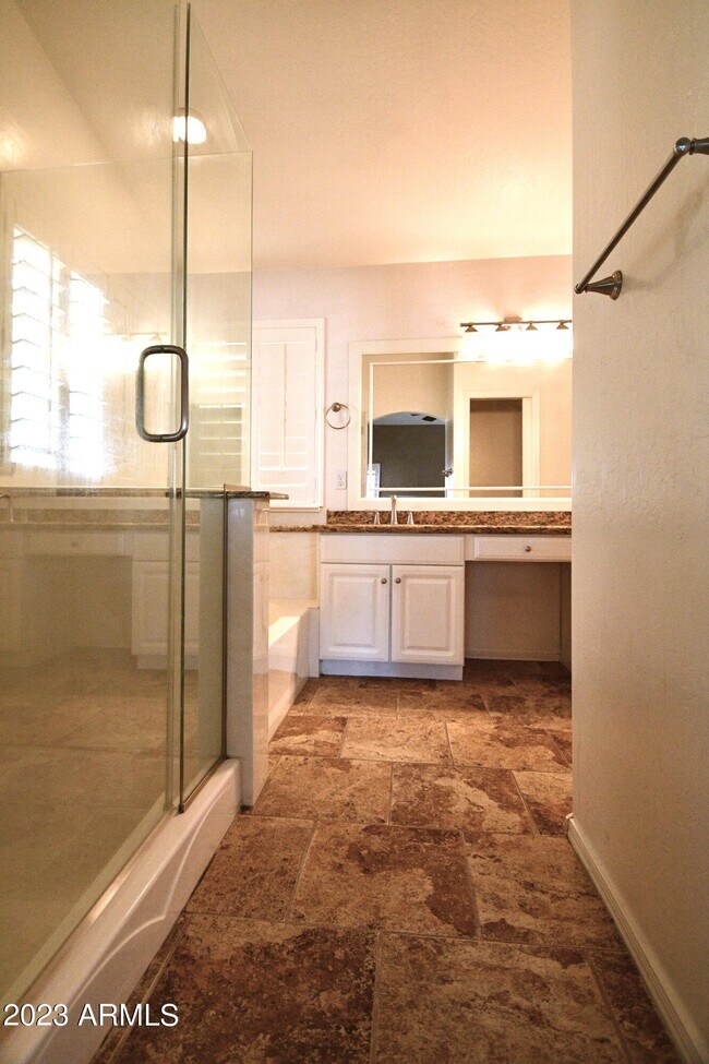 Building Photo - 13140 W Virginia Ct