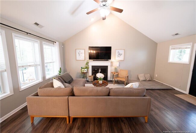 Building Photo - 622 Omaha Dr