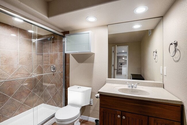 Building Photo - Available NOW!! SFH in Valley Traditions Littleton CO!