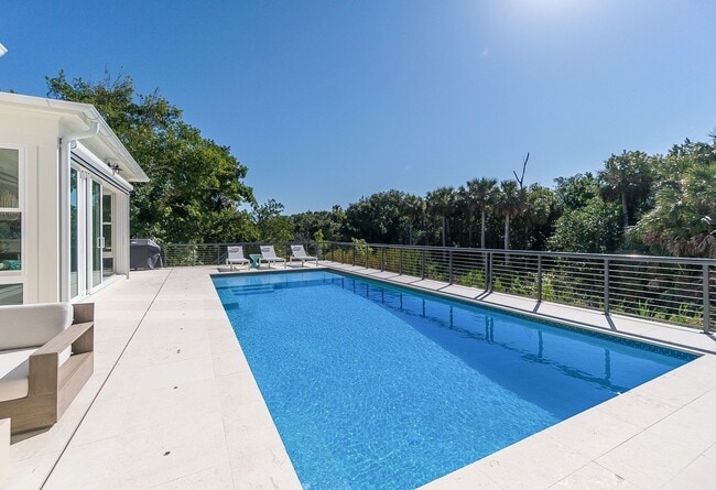 Building Photo - 270 Revels Ct