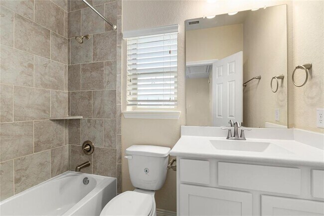 Building Photo - 1511 Peyton Oaks Pl
