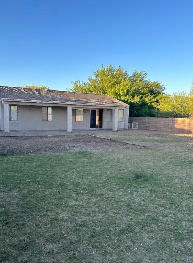 Building Photo - 265 W Azmataz Rd
