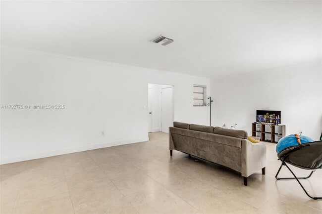 Building Photo - 1130 Cotorro Ave