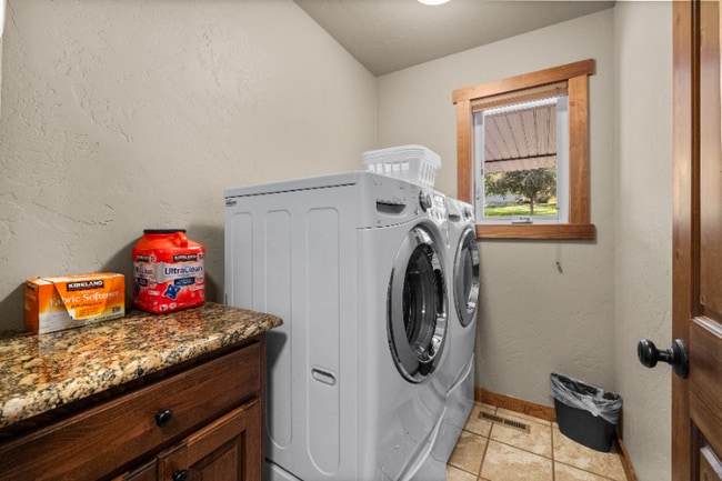 Building Photo - 254 Goat Trail