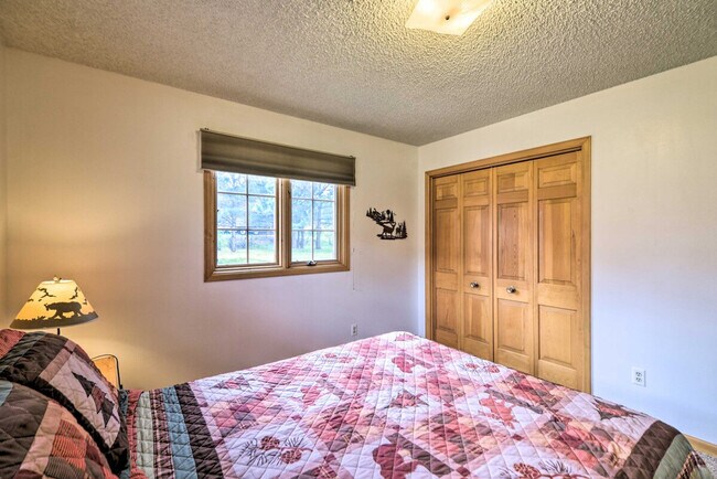 Building Photo - 2334 Carriage Dr