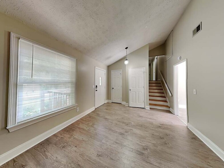 Building Photo - 3191 Grand Central Dr