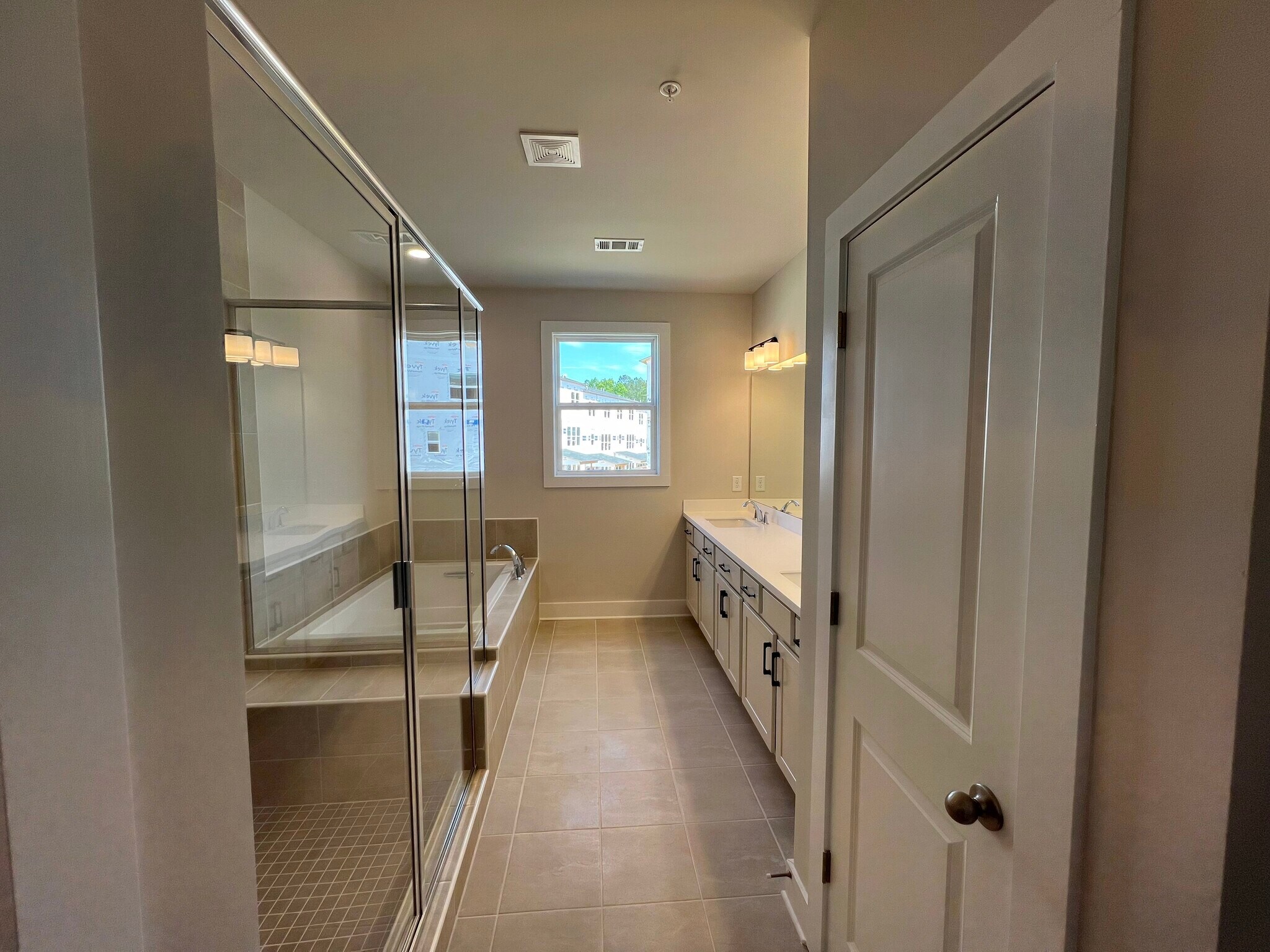 Building Photo - 1245 Willowcrest Way