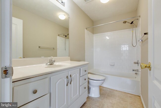 Building Photo - 3274 Halcyon Ct
