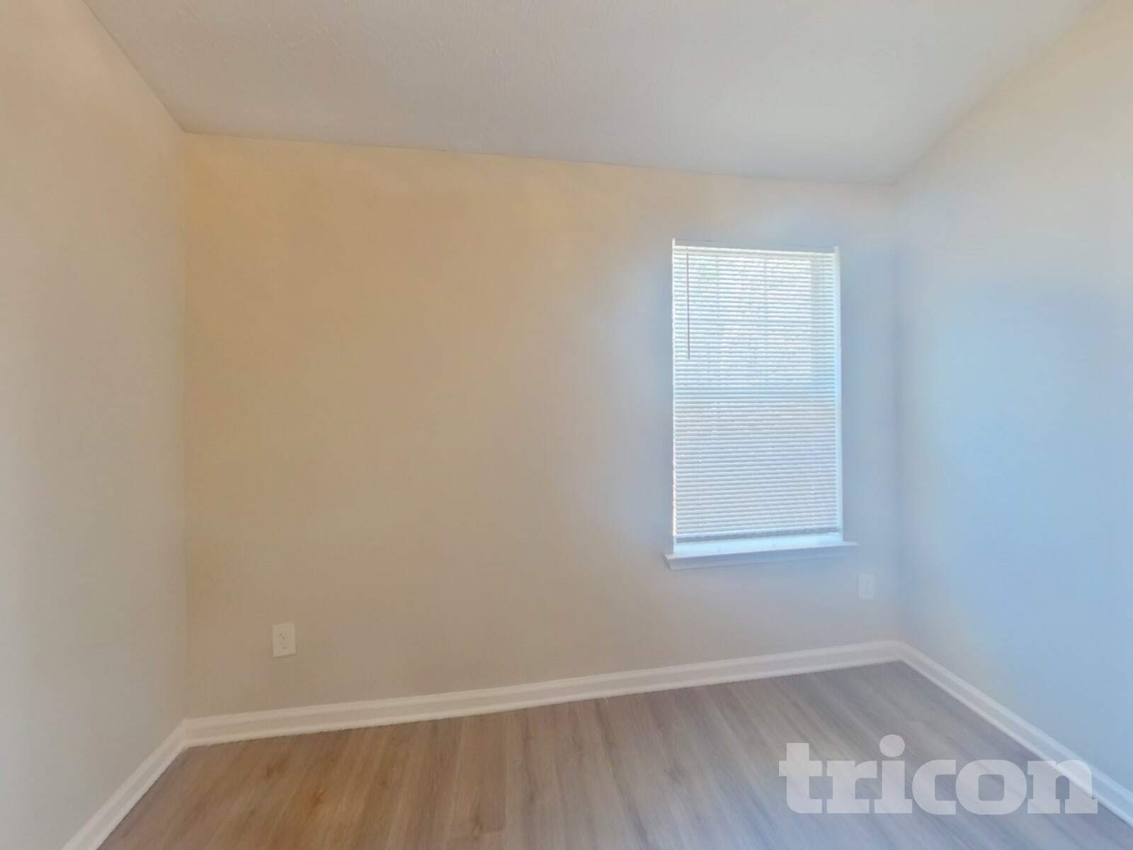 Building Photo - 10 St Charles Pl