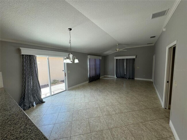 Building Photo - 2272 Vassar Ln