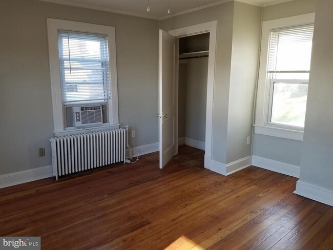 Building Photo - 17 Riverview Ave