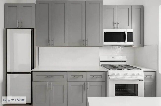 Building Photo - 1 bedroom in BROOKLYN NY 11222