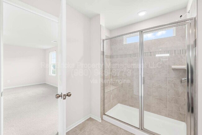 Building Photo - 14924 Nichols Hall Dr