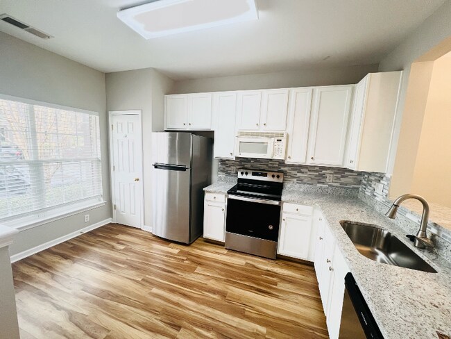 Building Photo - 2852 Summergrove Ct