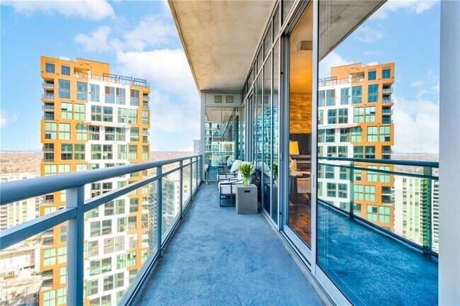 Building Photo - 1065 Peachtree St NE