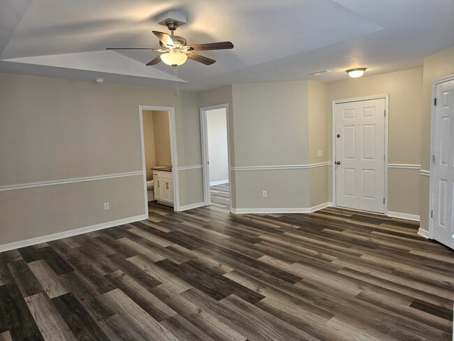 Building Photo - 5080 Seymour Rd