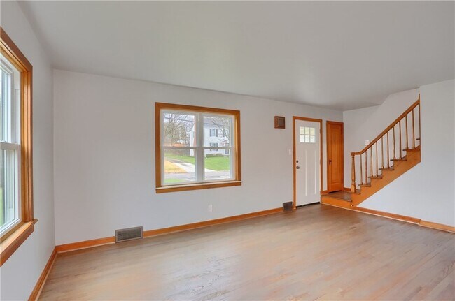 Building Photo - 740 Pershing St