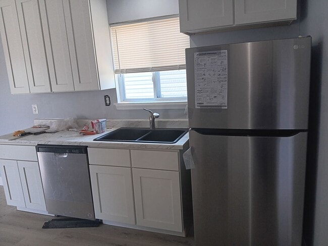 Building Photo - Renovated 3 Bed 2 Bath Single-Family Home ...
