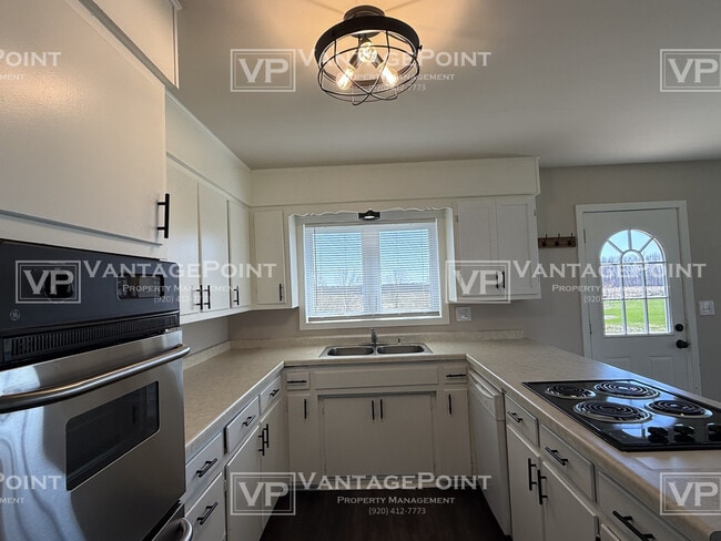 Building Photo - 3604 School Rd