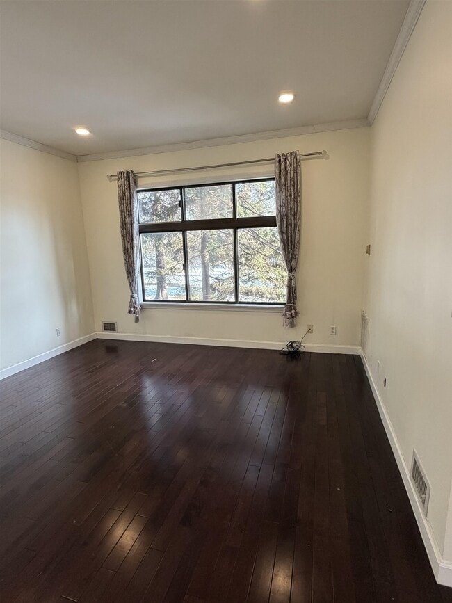 Building Photo - 27 Marina Ky