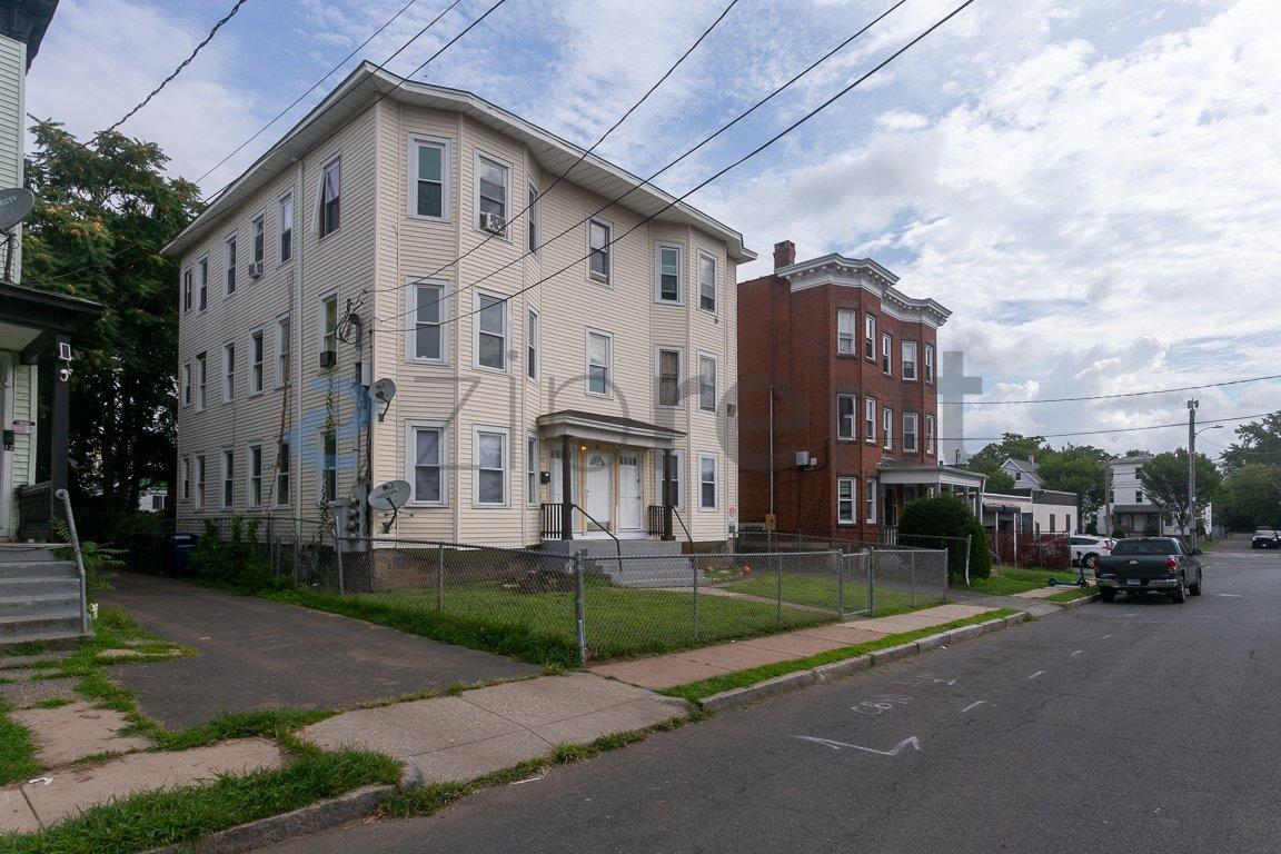 Building Photo - Unit 1L